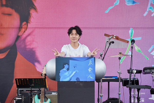吴青峰《太空人》握唱会圆满落幕 加码演唱新专辑歌曲安可